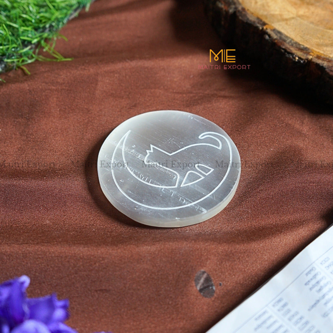 Natural selenite plate with different carvings-Round-Cat with Moon-Maitri Export | Crystals Store