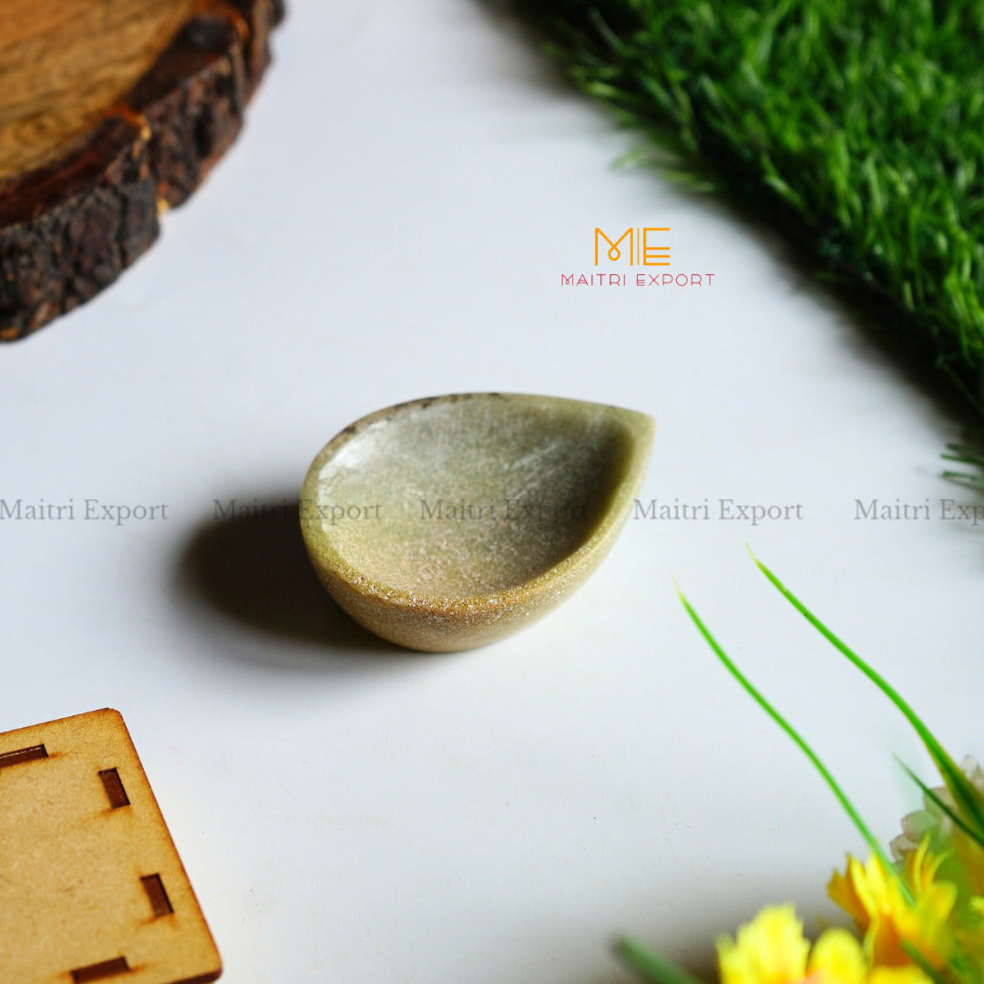 Natural Healing Crystal Stone 1 Face Leaf Shape Diya / Deepak-Serpentine-Maitri Export | Crystals Store