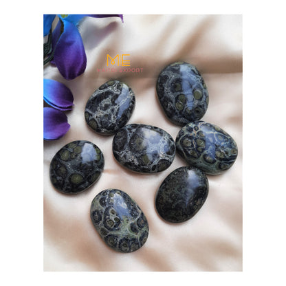 Natural different crystal palmstone for meditation and healing-Maitri Export | Crystals Store