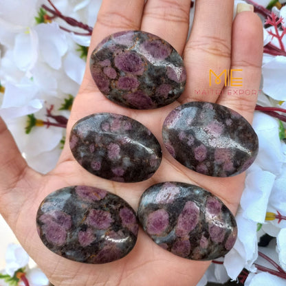 Crystal oval cabochon / mini palmstone-Ruby Zoisite-Maitri Export | Crystals Store