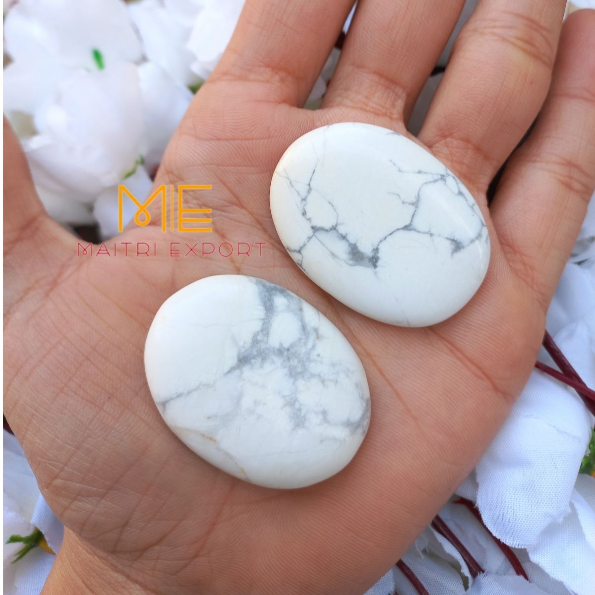 Crystal oval cabochon / mini palmstone-Howlite-Maitri Export | Crystals Store