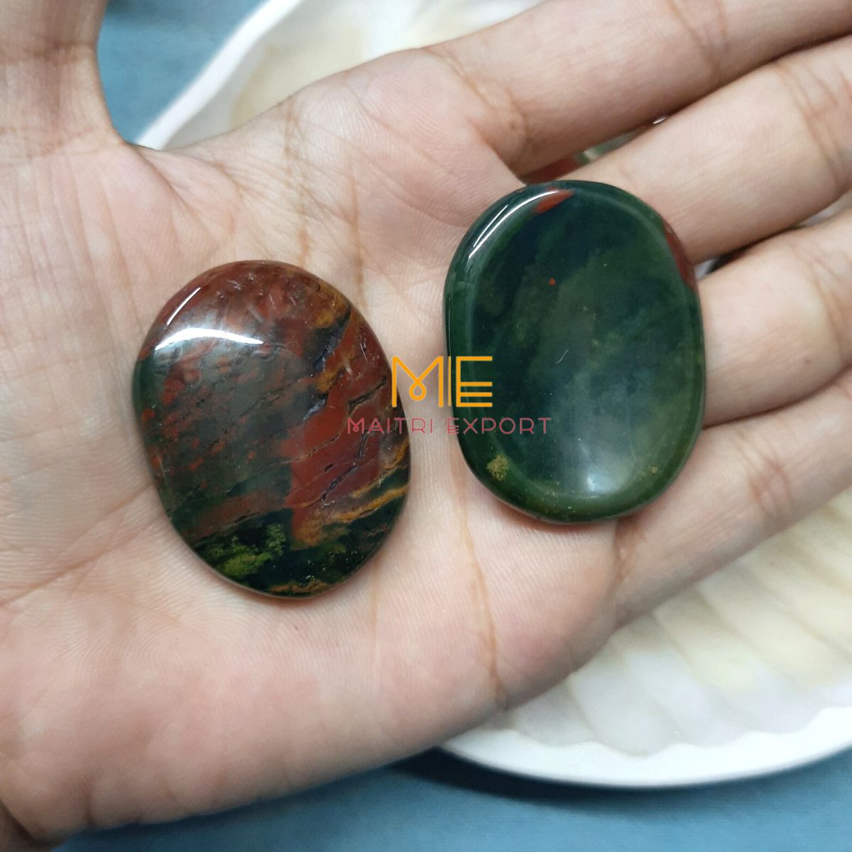 Worry stones / thumbstone-Bloodstone-Maitri Export | Crystals Store