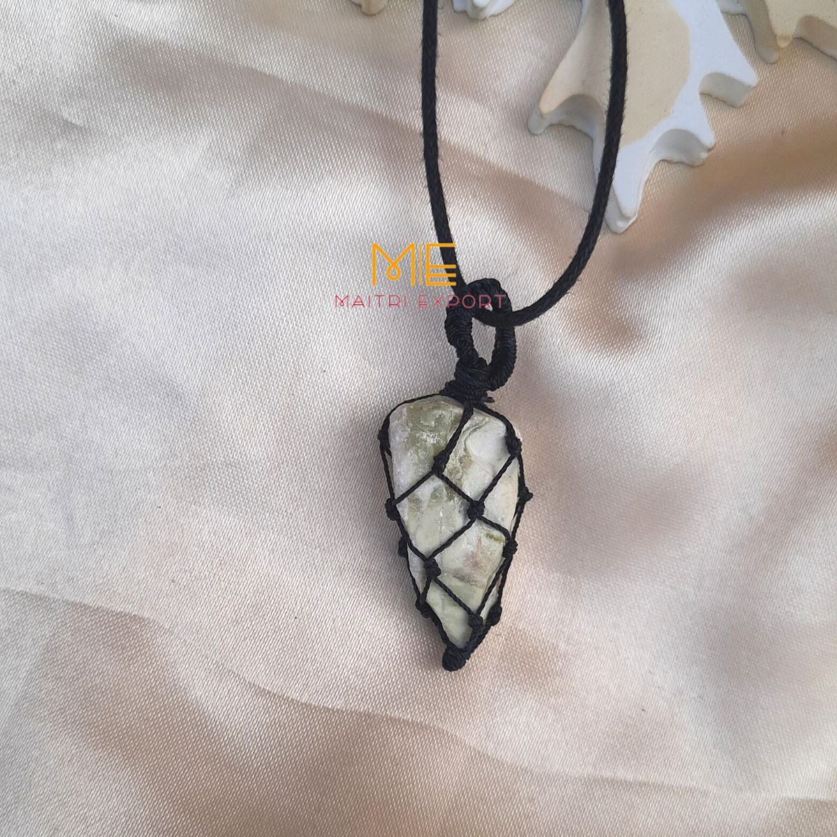 Natural Healing crystal stones Rough / Raw pendant with Thread Wrapping-Serpentine-Maitri Export | Crystals Store