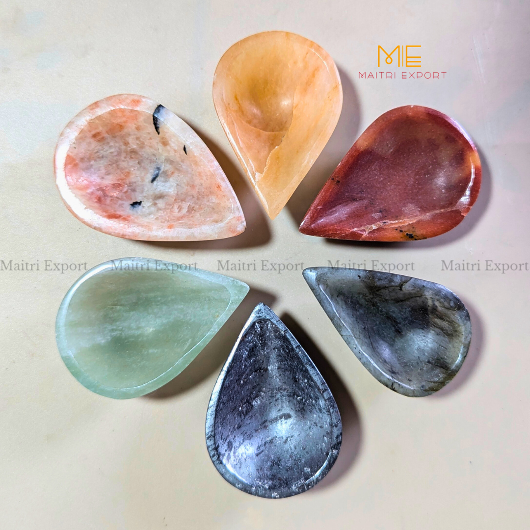 Natural Healing Crystal Stone 1 Face Leaf Shape Diya / Deepak-Maitri Export | Crystals Store