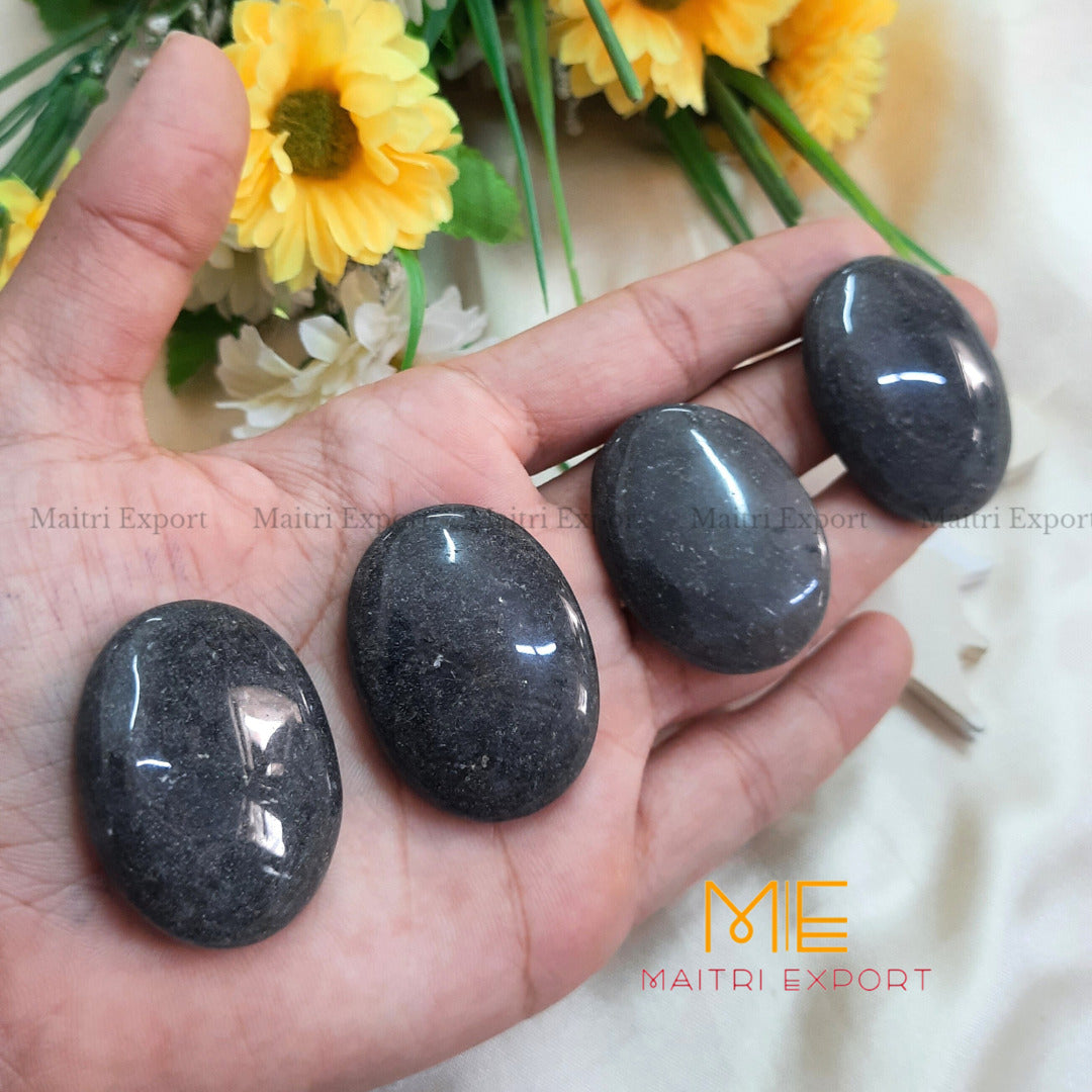 Crystal oval cabochon / mini palmstone-Grey Quartz-Maitri Export | Crystals Store